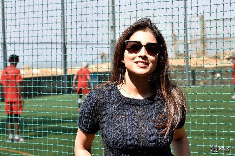 Shriya-Saran-Visit-Indian-Blind-Football-Federation-Demo-Camp